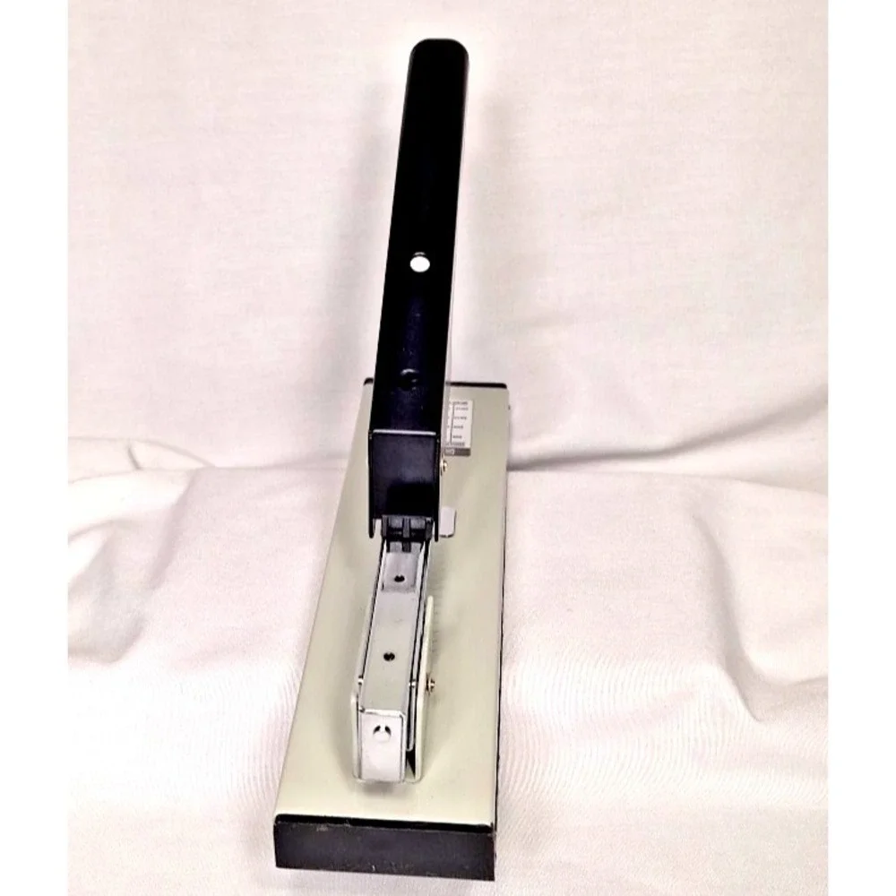 Effitiv Heavy Duty Stapler 100 sheet 13mm to 30 sheet 6mm High Capacity Gray Blk